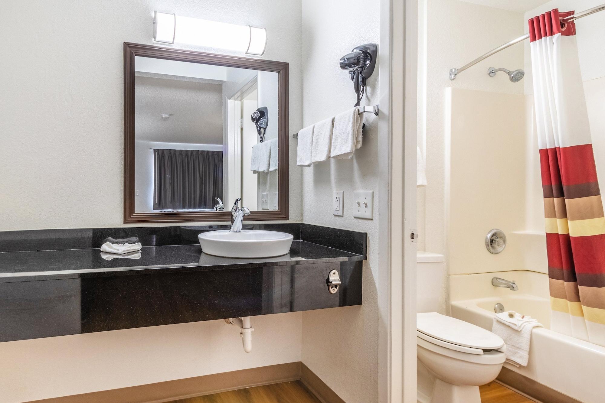 Red Roof Inn Phoenix- Midtown Bagian luar foto