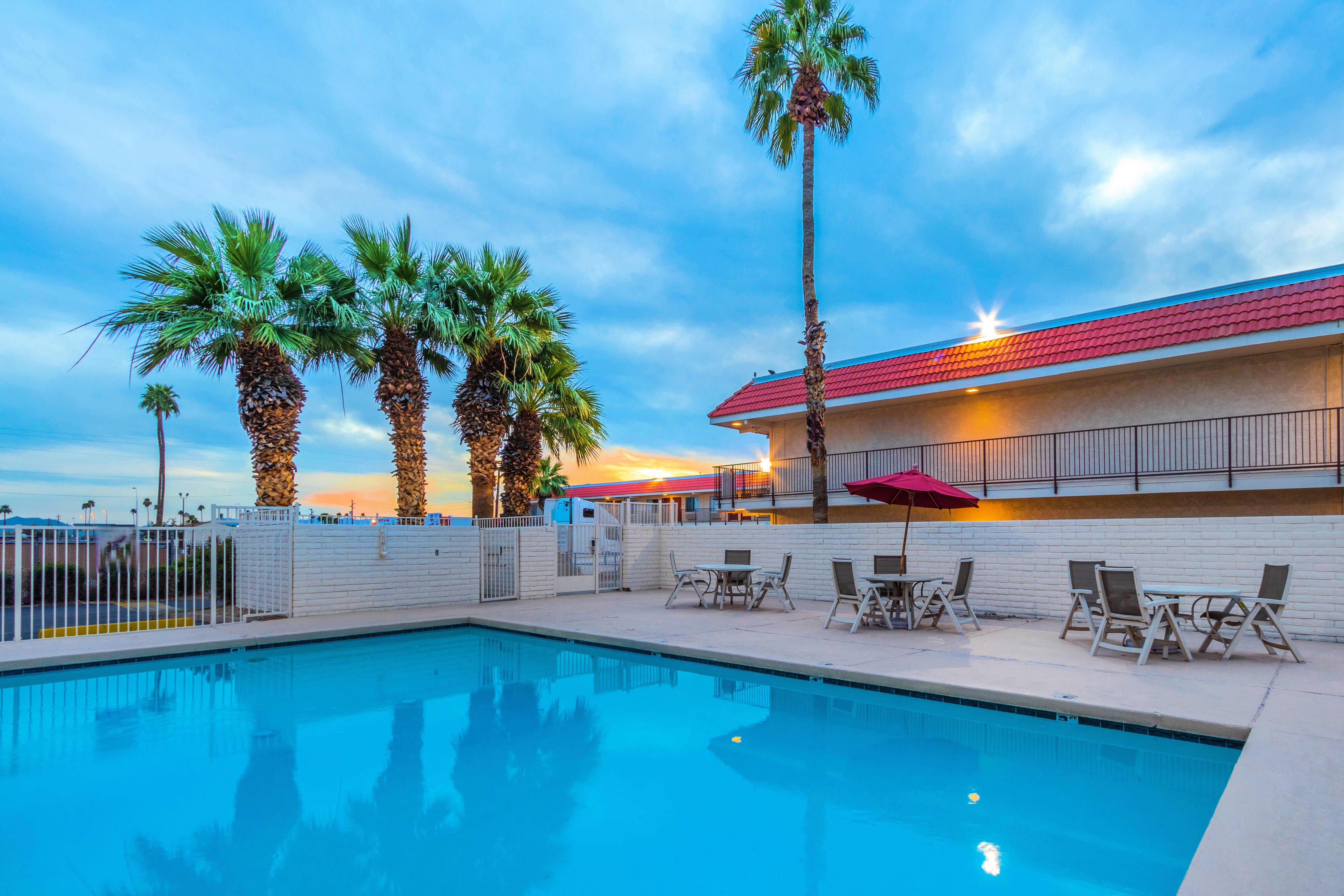 Red Roof Inn Phoenix- Midtown Bagian luar foto