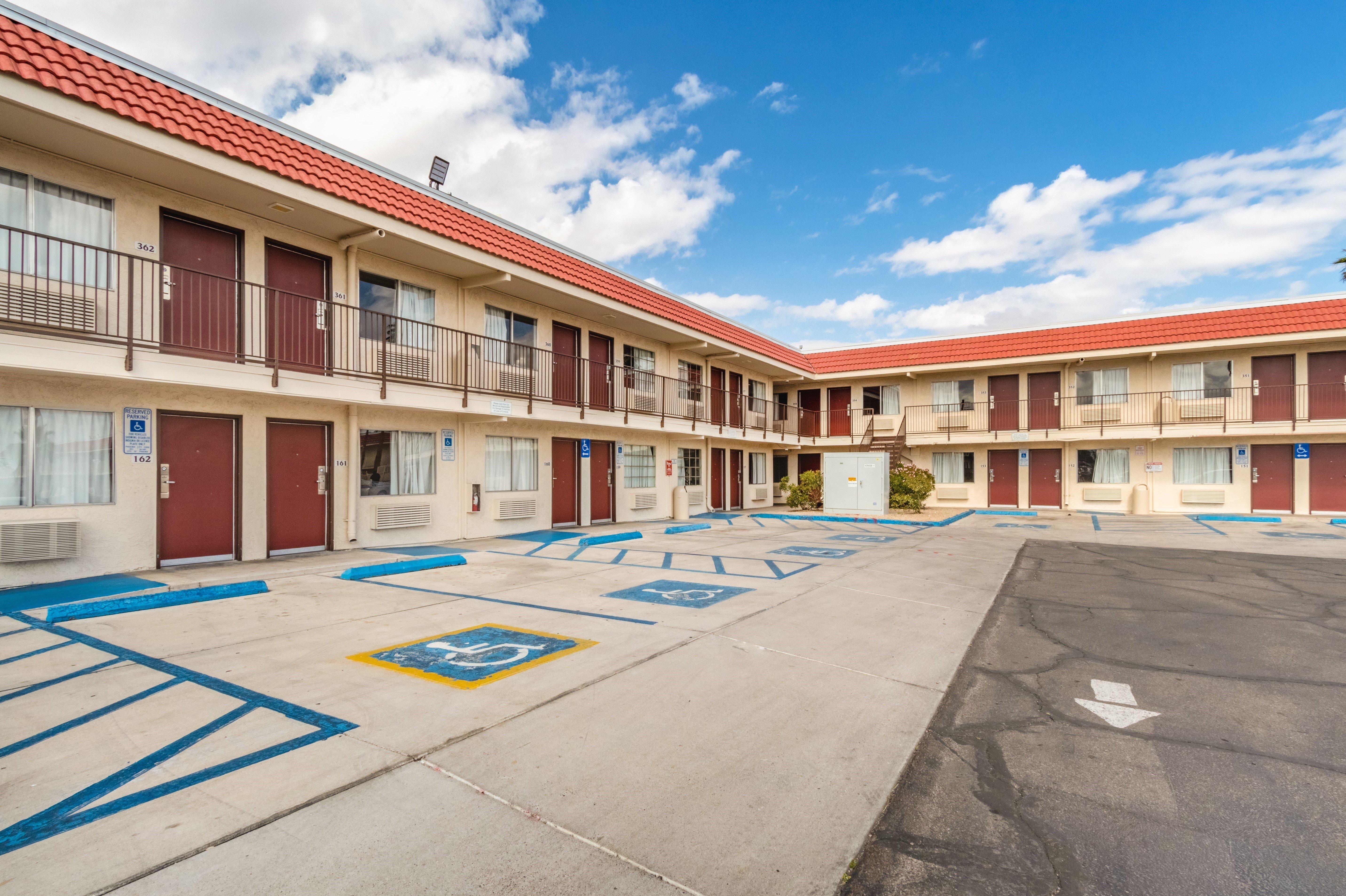 Red Roof Inn Phoenix- Midtown Bagian luar foto