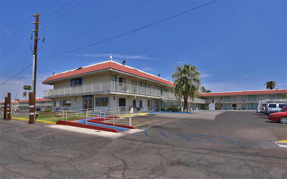 Red Roof Inn Phoenix- Midtown Bagian luar foto